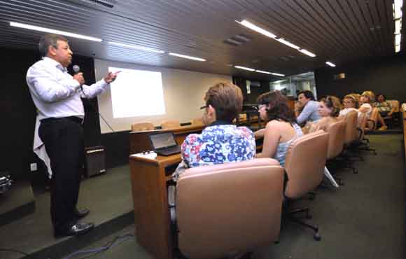 presidente da fundaj fazendo a abertura do evento